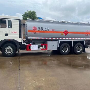 26方油罐車(chē)與攪拌車(chē) 工程物流的黃金搭檔