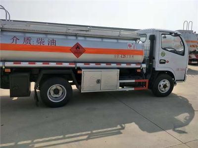 東風(fēng)小多利卡5噸8噸流動(dòng)加油車(chē)與攪拌車(chē)的應(yīng)用與優(yōu)勢(shì)